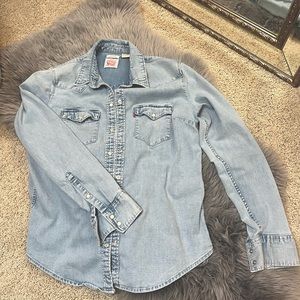 Levi's jean jacket Size M